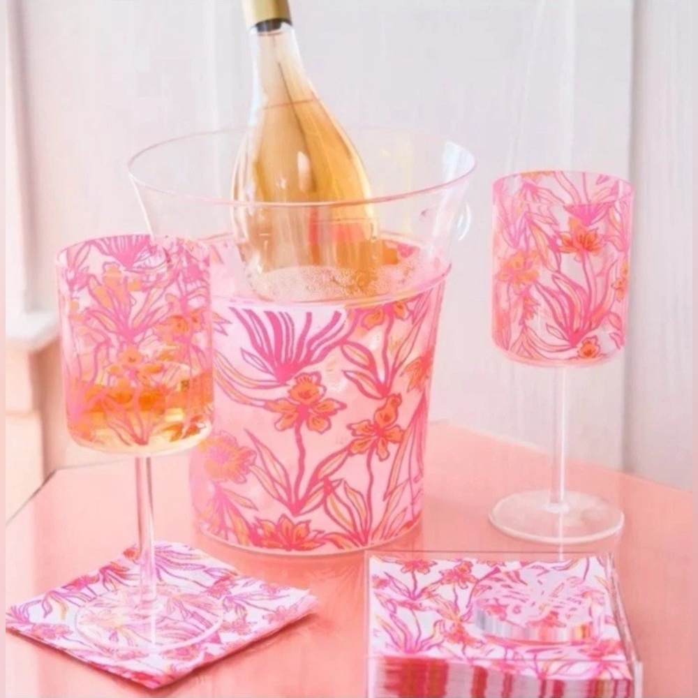 🎉SALE🎉Lilly Pulitzer Wine Chiller/🧊 bucket,2 wine Glasses,napkin holder,napkins